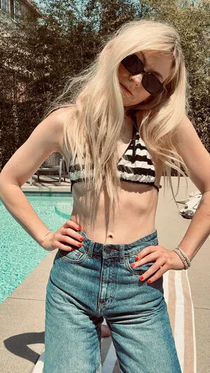 Emily Kinney OnlyFans Leaked Free Thumbnail Picture - #1blwaOztTr