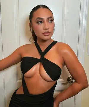 Francia Raisa OnlyFans Leaked Free Thumbnail Picture - #xErTVPS9C2