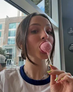 Larissa Manoela OnlyFans Leaked Free Thumbnail Picture - #ZHxWB5TcGk