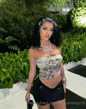 Malu Trevejo OnlyFans Leaked Free Thumbnail Picture - #ytSHijyaXA